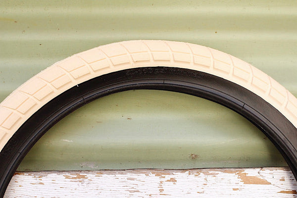 BSD -BSD Donnasqueak Tyre -TYRES + TUBES -Anchor BMX