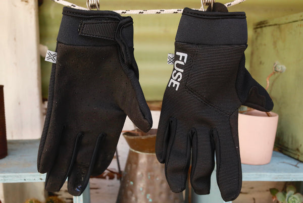 FUSE PROTECTION -Fuse Alpha Gloves Black -HELMETS + PADS + GLOVES -Anchor BMX