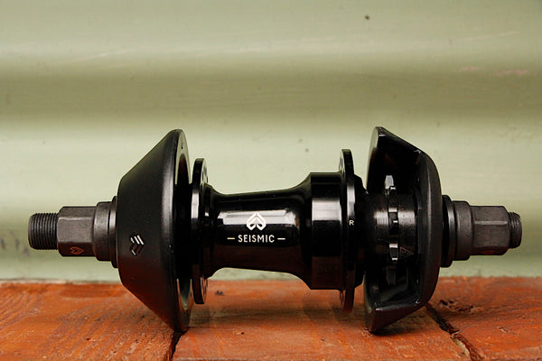 Eclat Seismic Cassette Hub